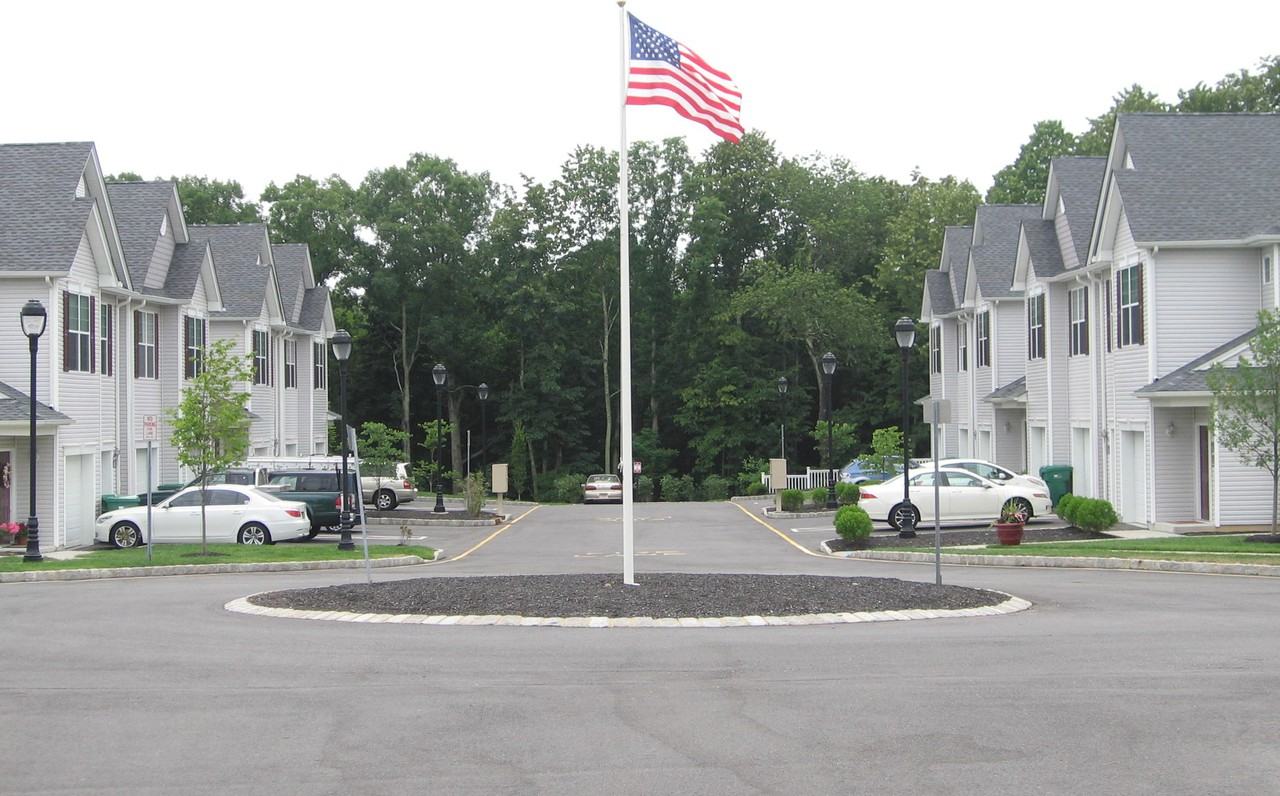 Dover Chase Apartments - Photo 2 of 12