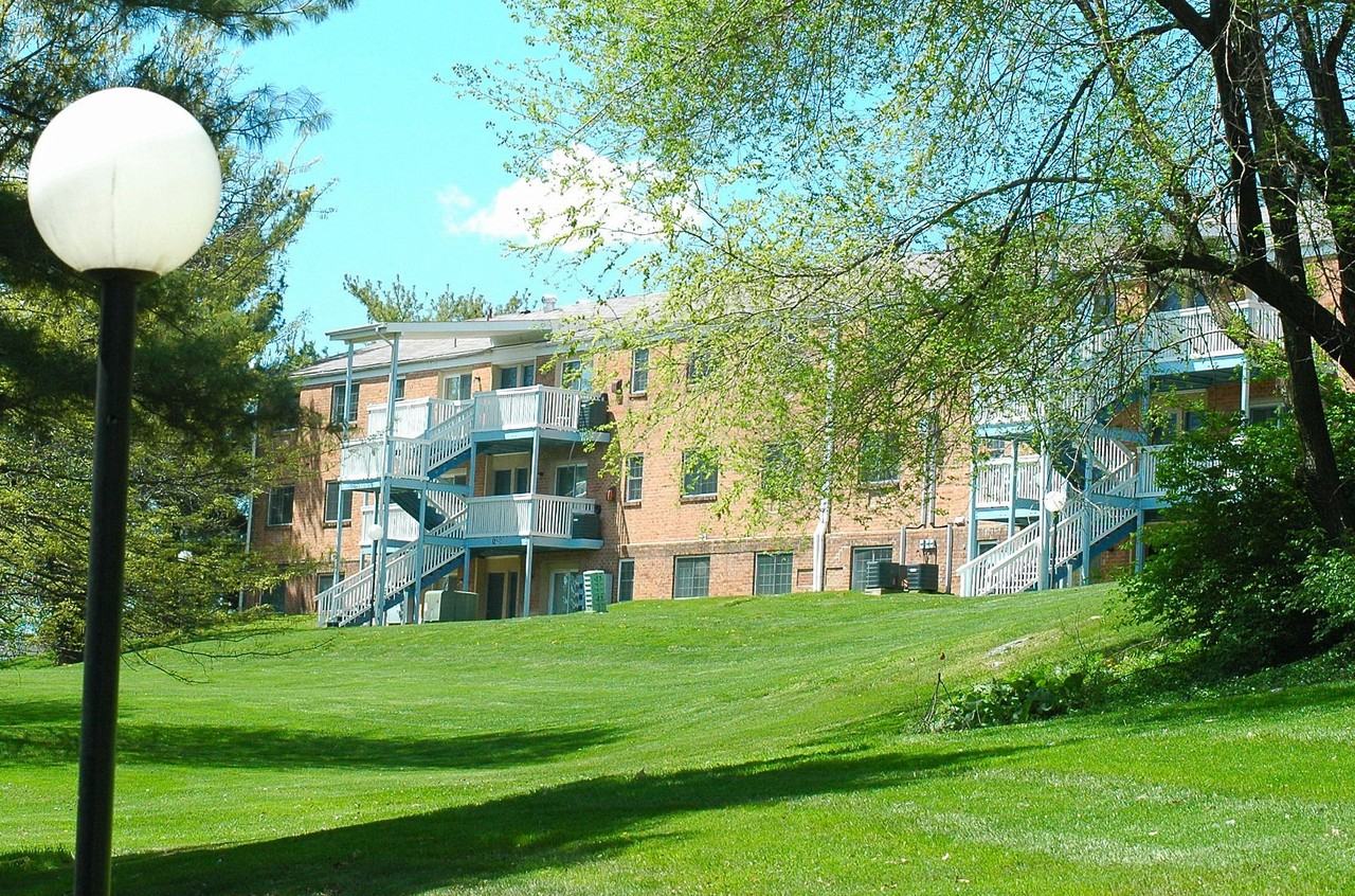 Evergreen Apartments at Riverfront Heights - Photo 2 of 17