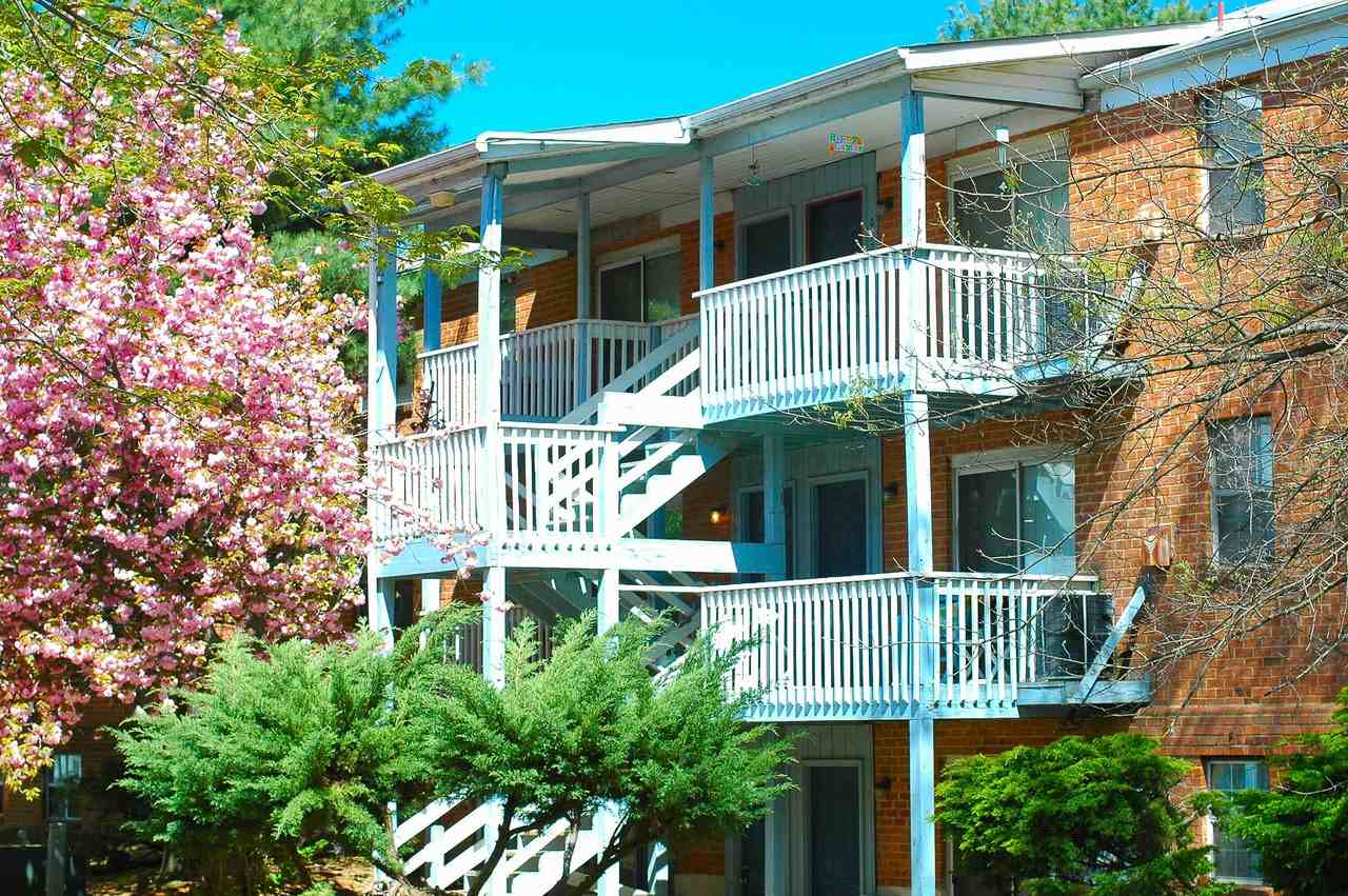 Evergreen Apartments at Riverfront Heights - Photo 3 of 17