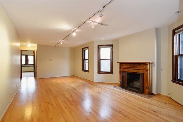 922 W Fullerton Ave #3 - Photo 2 of 10