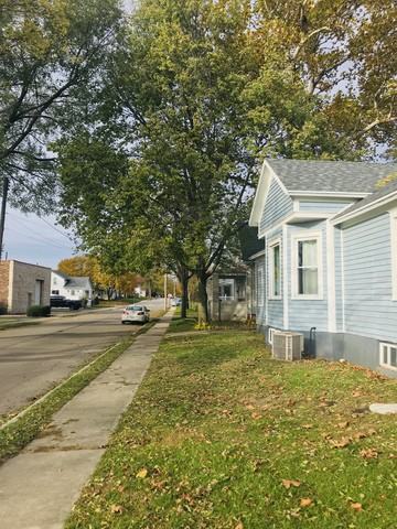 2029 6th St - Photo 2 of 17