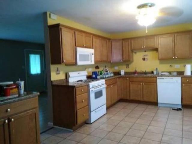 114 E Center St - Photo 2 of 5