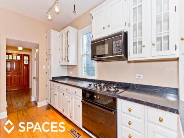 734 W Melrose St - Photo 2 of 6