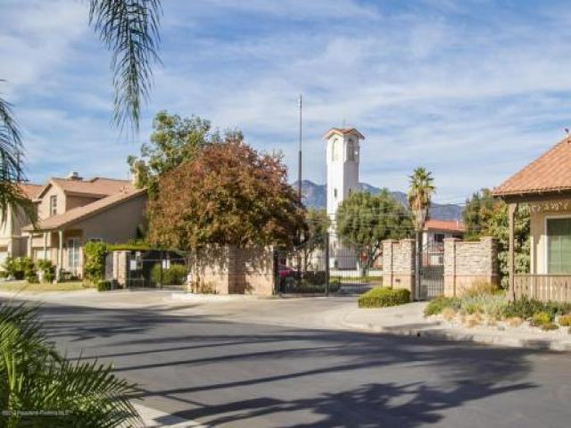 1319 Jacaranda Cir - Photo 3 of 6