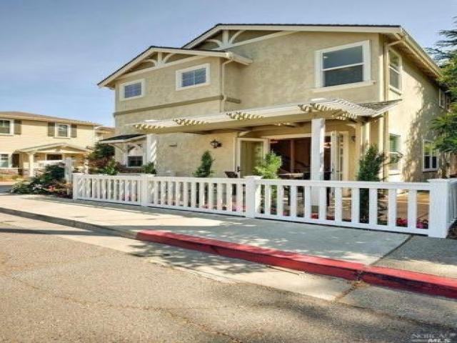 980 Allison Ave - Photo 3 of 6