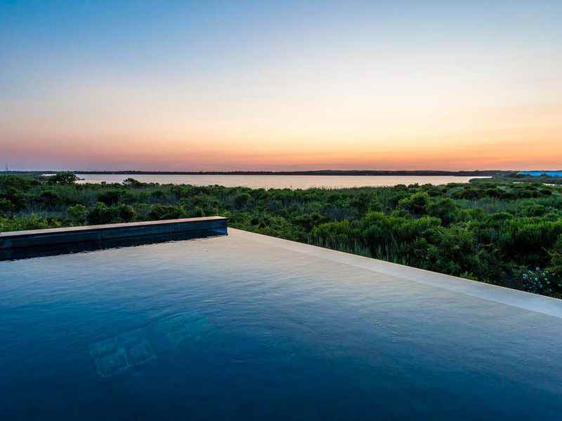 40 Dune Rd - Photo 3 of 36