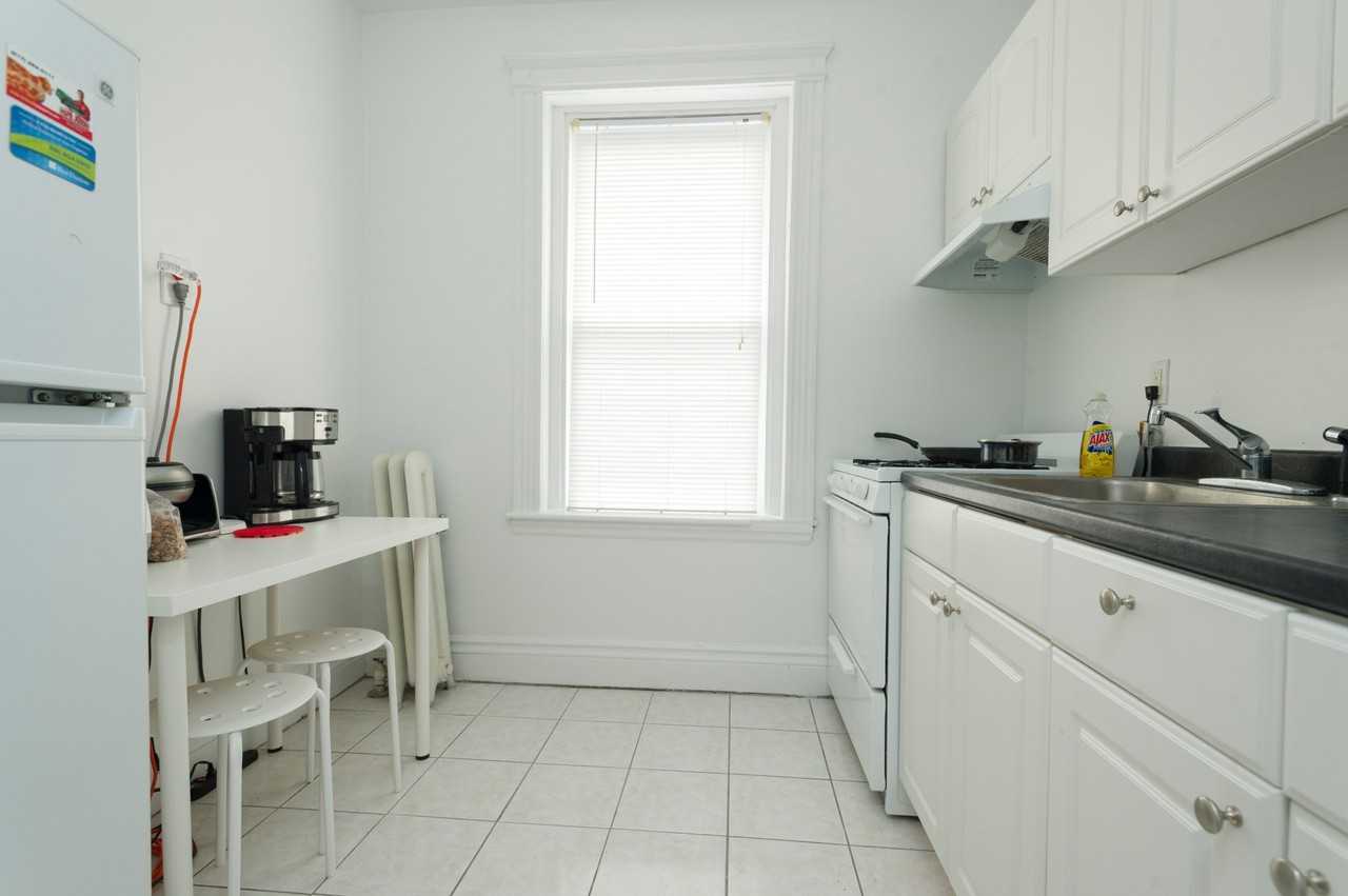 110 Warren Street ##15d - Photo 3 of 9