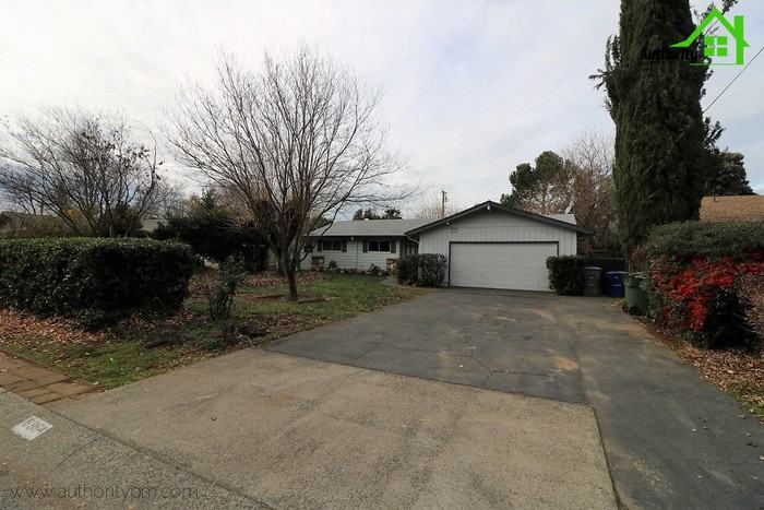 6954 Reflection St - Photo 2 of 24