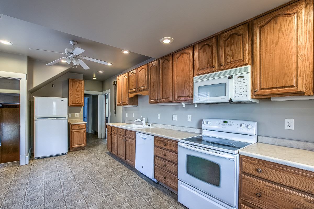 812 N 48th St - Photo 2 of 16