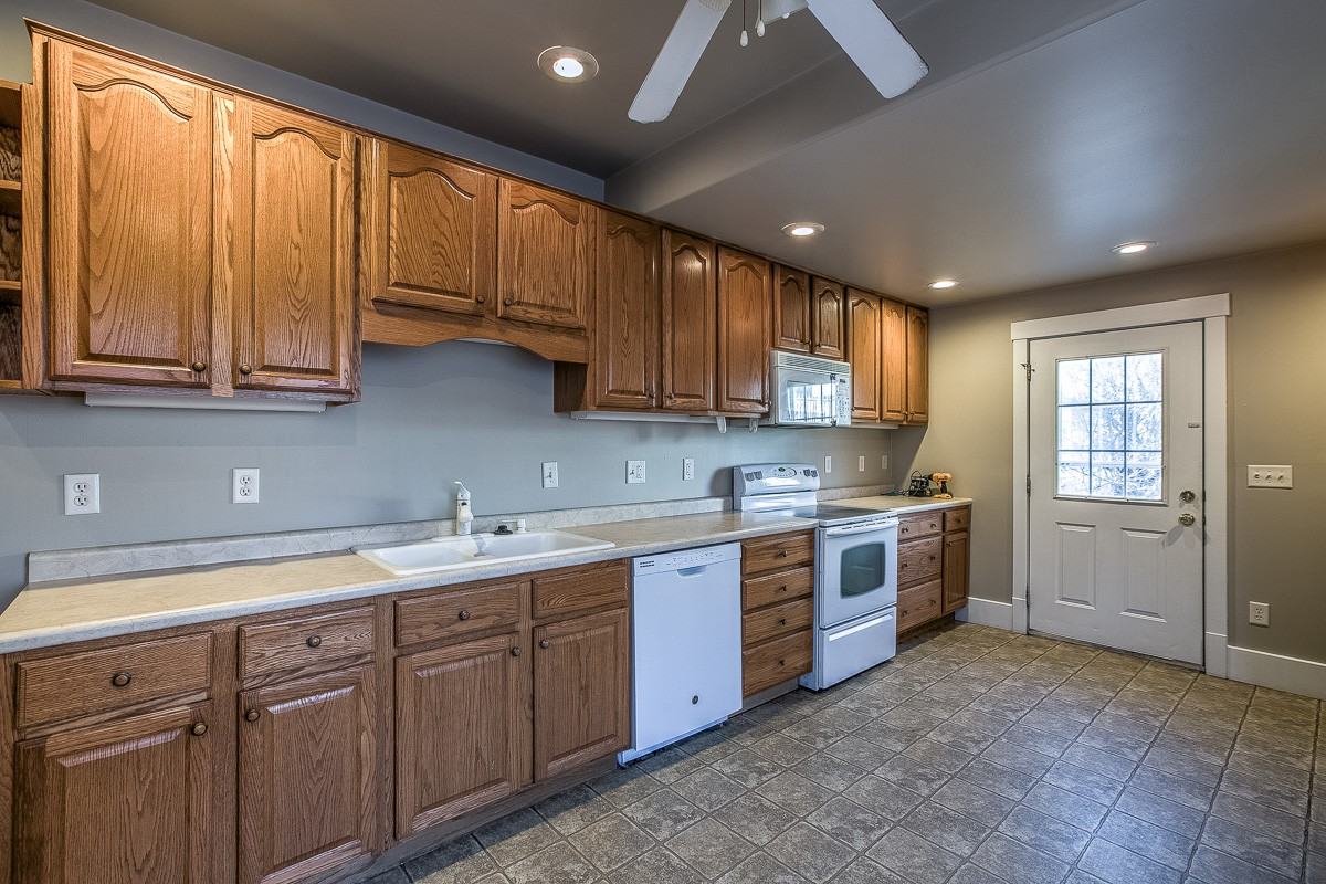 812 N 48th St - Photo 3 of 16