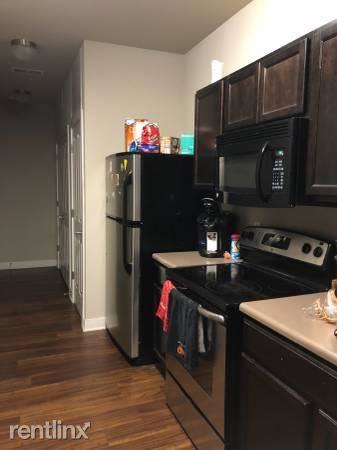 2243 Chester Ave - Photo 2 of 9