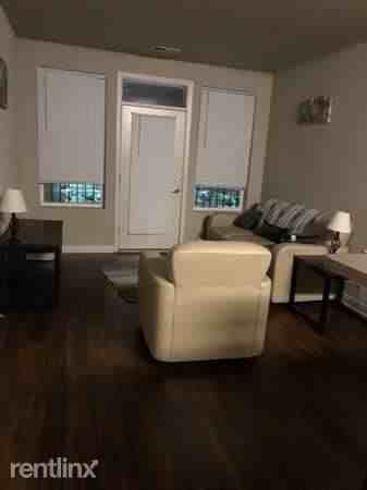 2243 Chester Ave - Photo 3 of 9