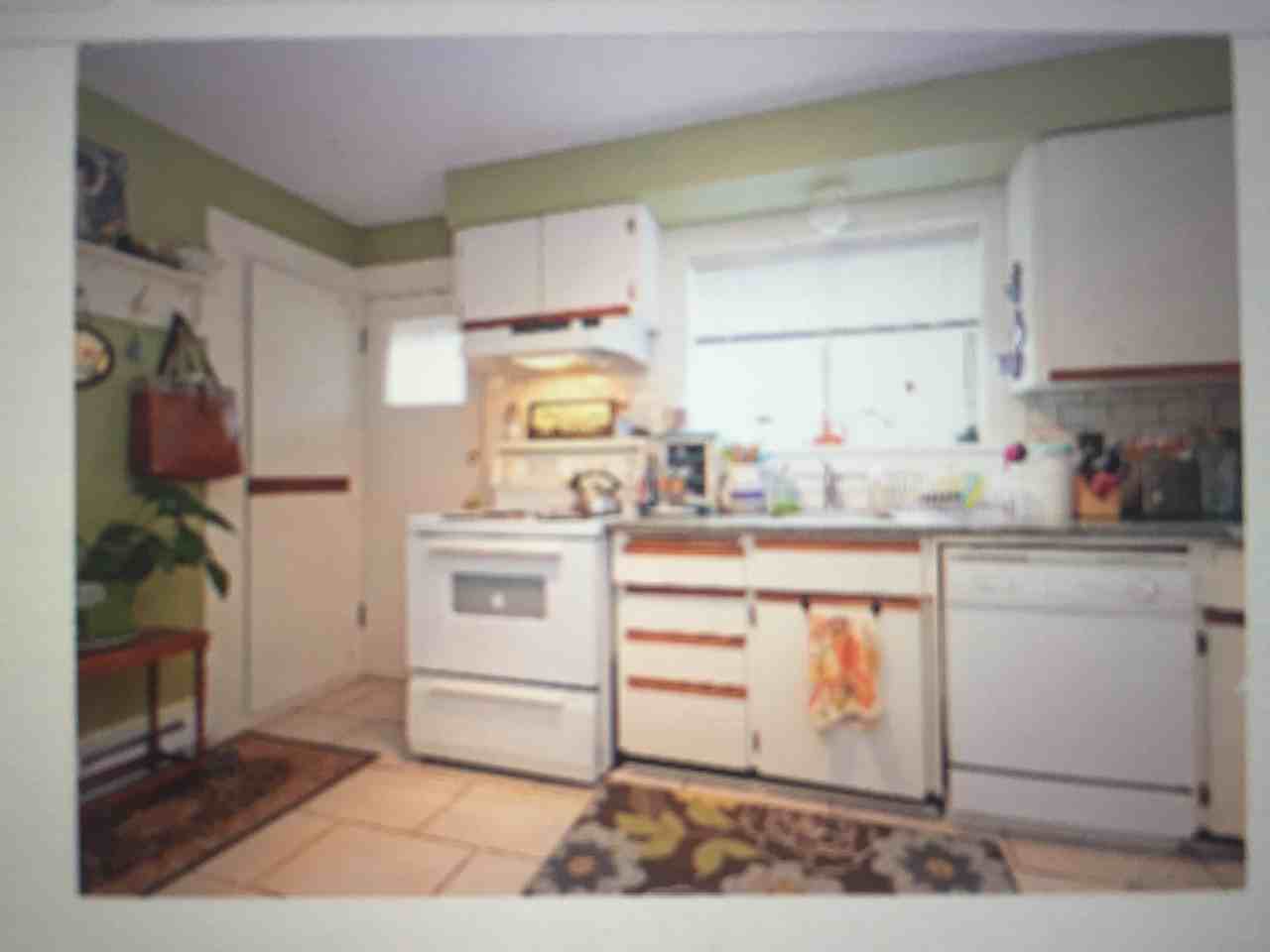 1537 Gladstone Avenue - Photo 3 of 9