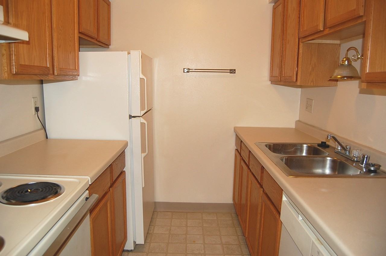 Harbor View Village - Photo 3 of 25