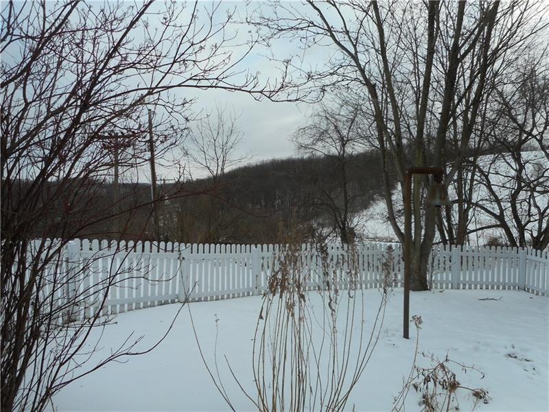 2498 White Cloud Rd - Photo 2 of 14