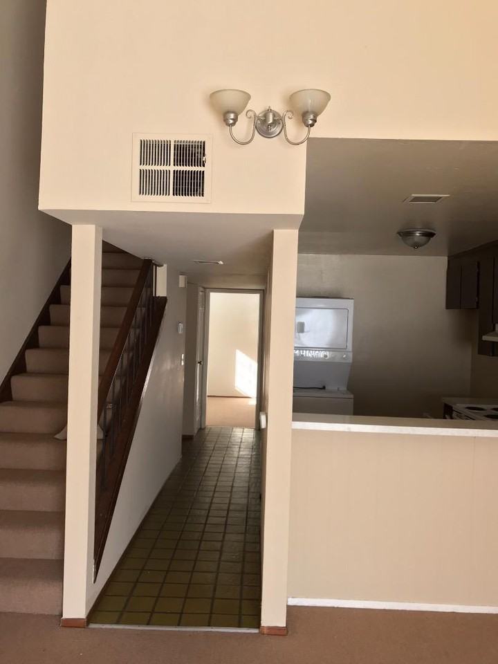 1477 Terra Nova Blvd - Photo 2 of 16