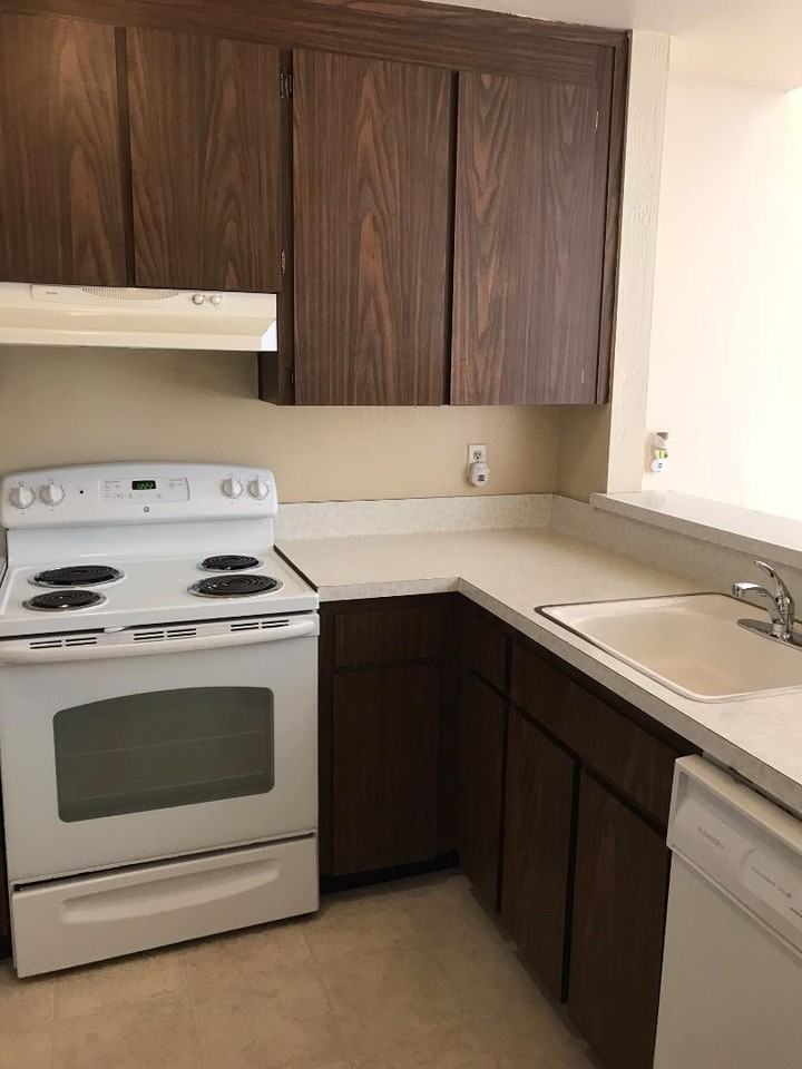 1477 Terra Nova Blvd - Photo 3 of 16