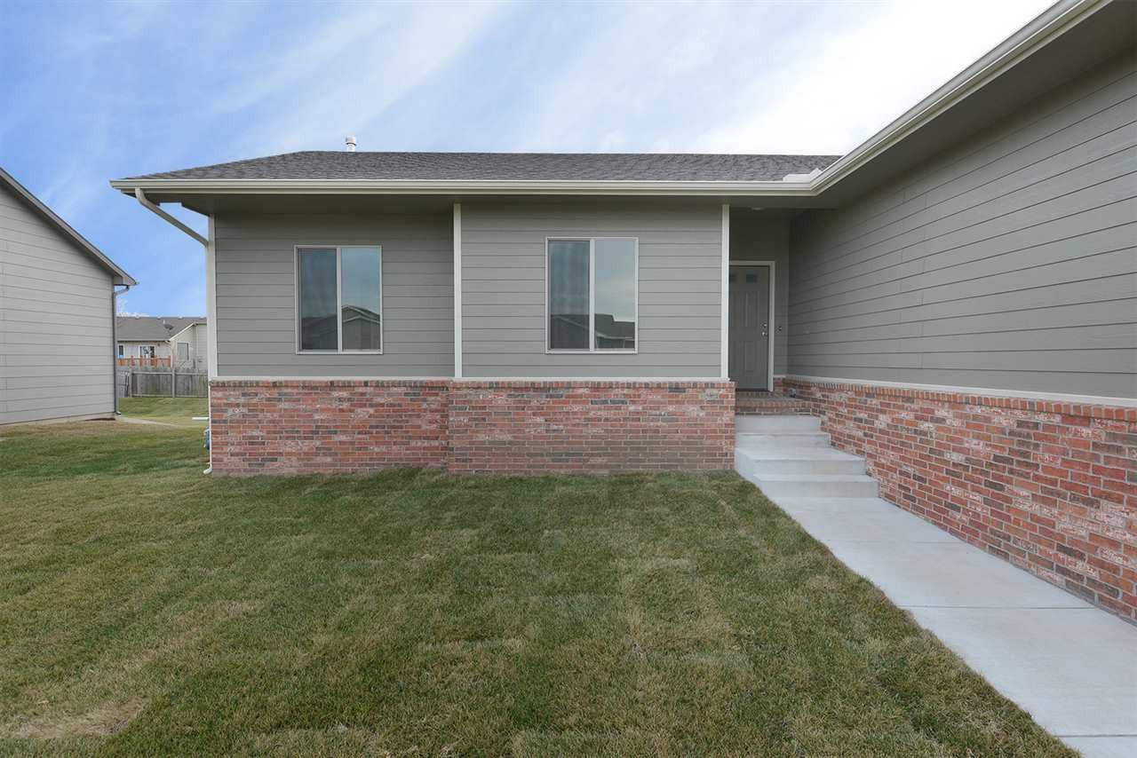 9211 E Champions Cir - Photo 2 of 19