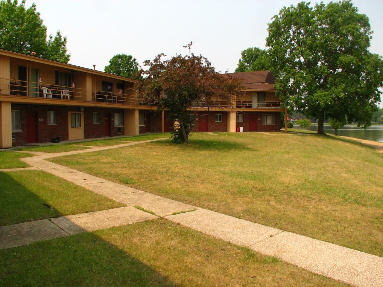 Shoreline Beach Club - Photo 2 of 16