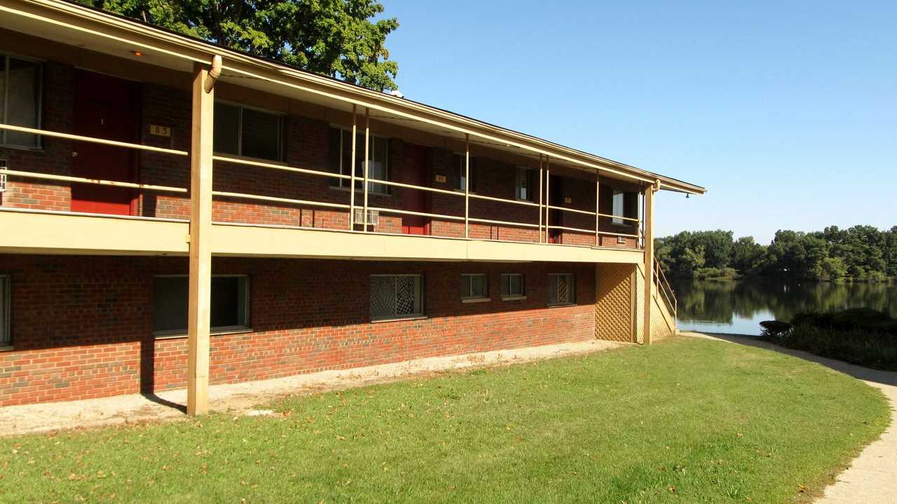 Shoreline Beach Club - Photo 3 of 16