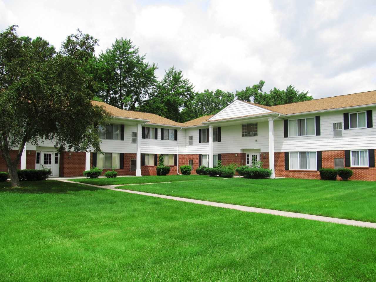 Taylor Woods Apartments - Photo 2 of 8