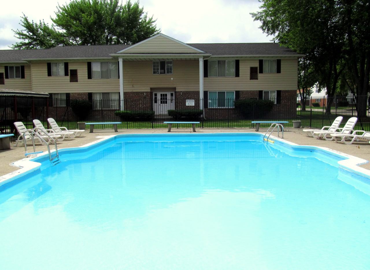 Taylor Woods Apartments - Photo 3 of 8