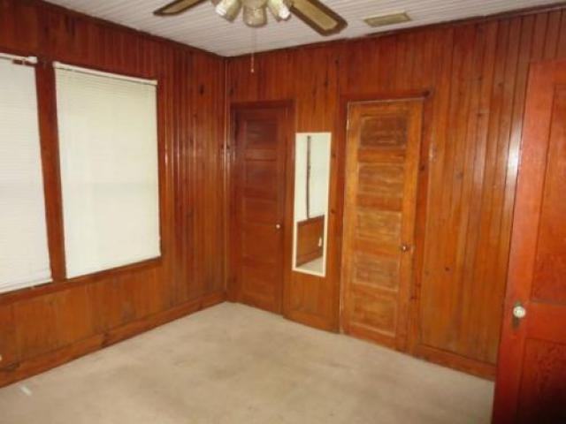 1916 Kentwood Ln - Photo 2 of 5