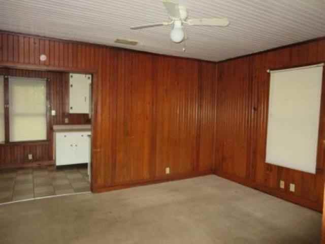 1916 Kentwood Ln - Photo 3 of 5