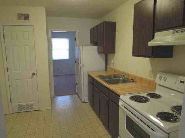 1303 Winch Ln - Photo 3 of 5