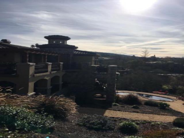 21 Pinnacle Peak St - Photo 2 of 6