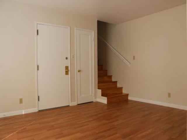 2322 35th Ave - Photo 2 of 6