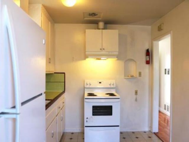 2322 35th Ave - Photo 3 of 6