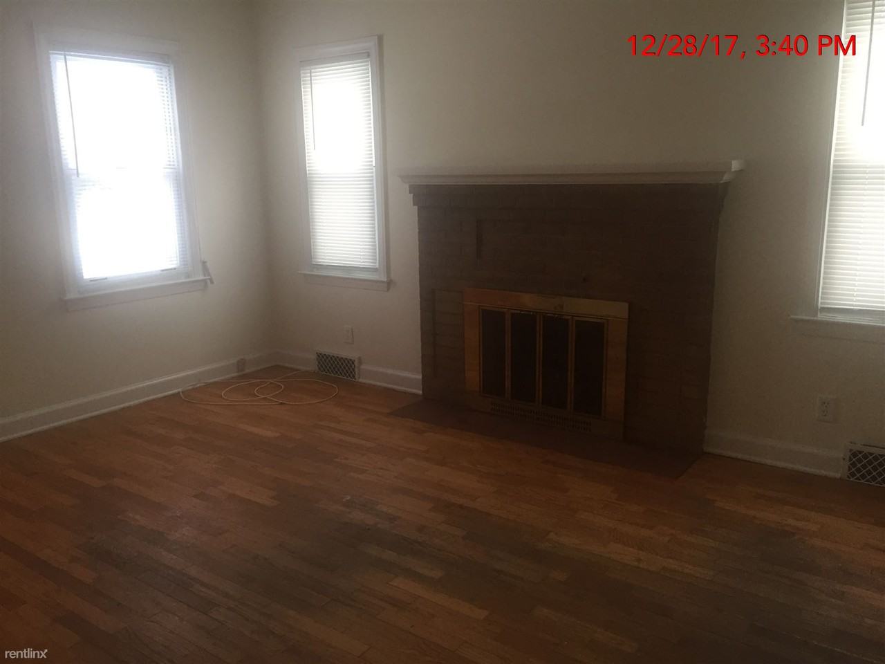 2314 Lyons Ave - Photo 3 of 11