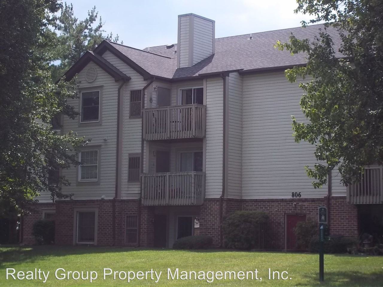 806 Stratford Dr #L - Photo 3 of 7