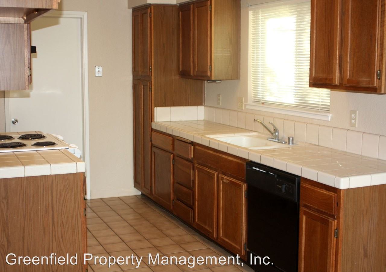 19101 Benedict Dr - Photo 3 of 6