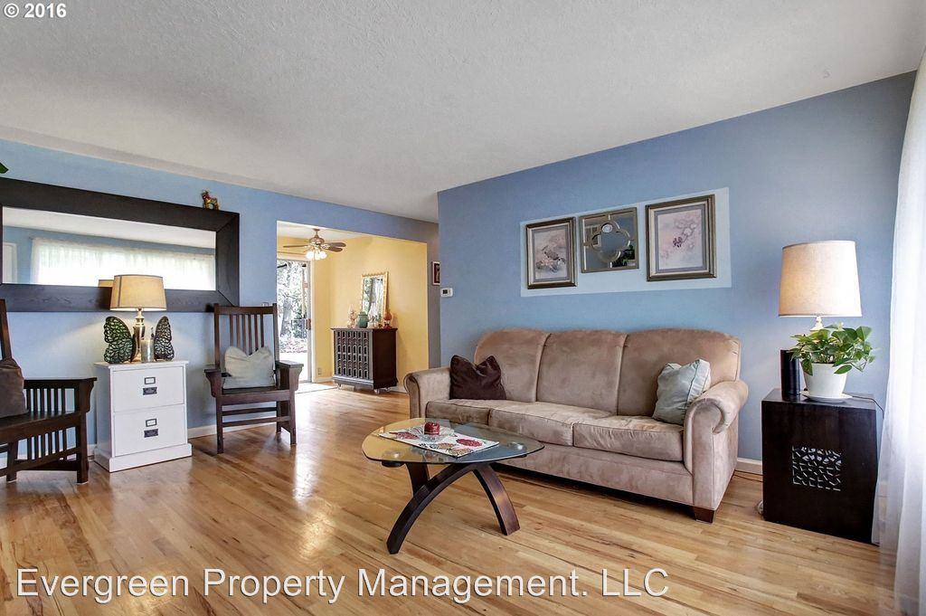 15318 SE Clay Ct - Photo 2 of 13