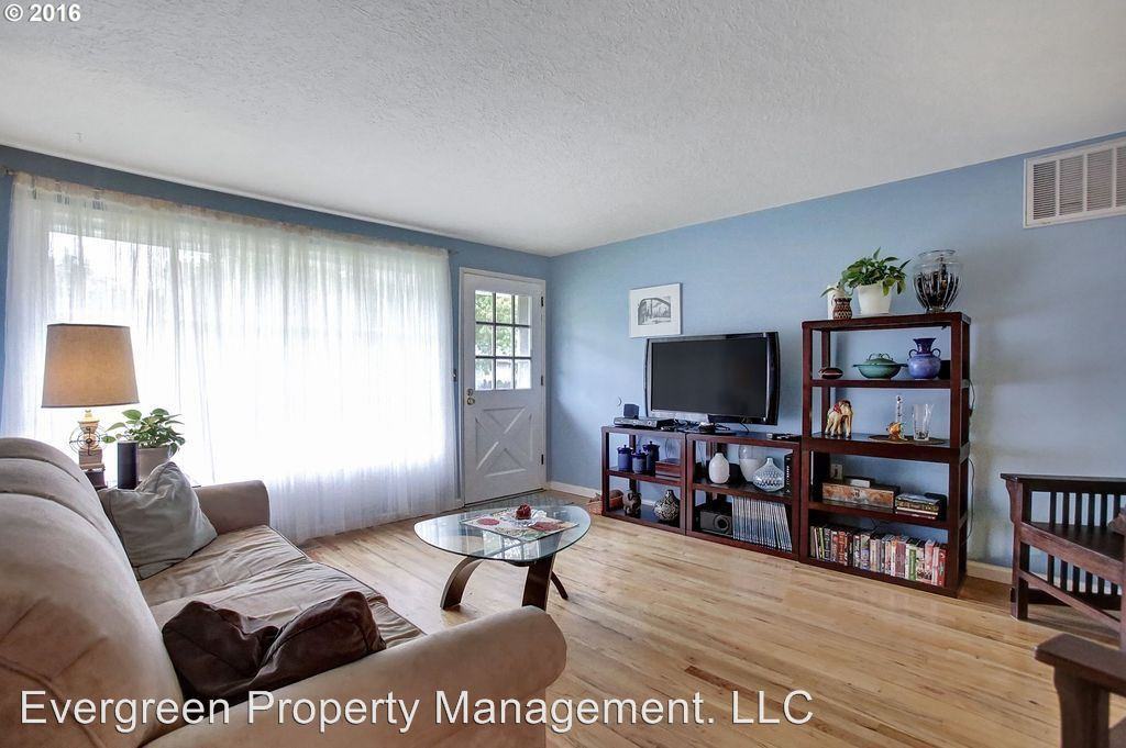 15318 SE Clay Ct - Photo 3 of 13
