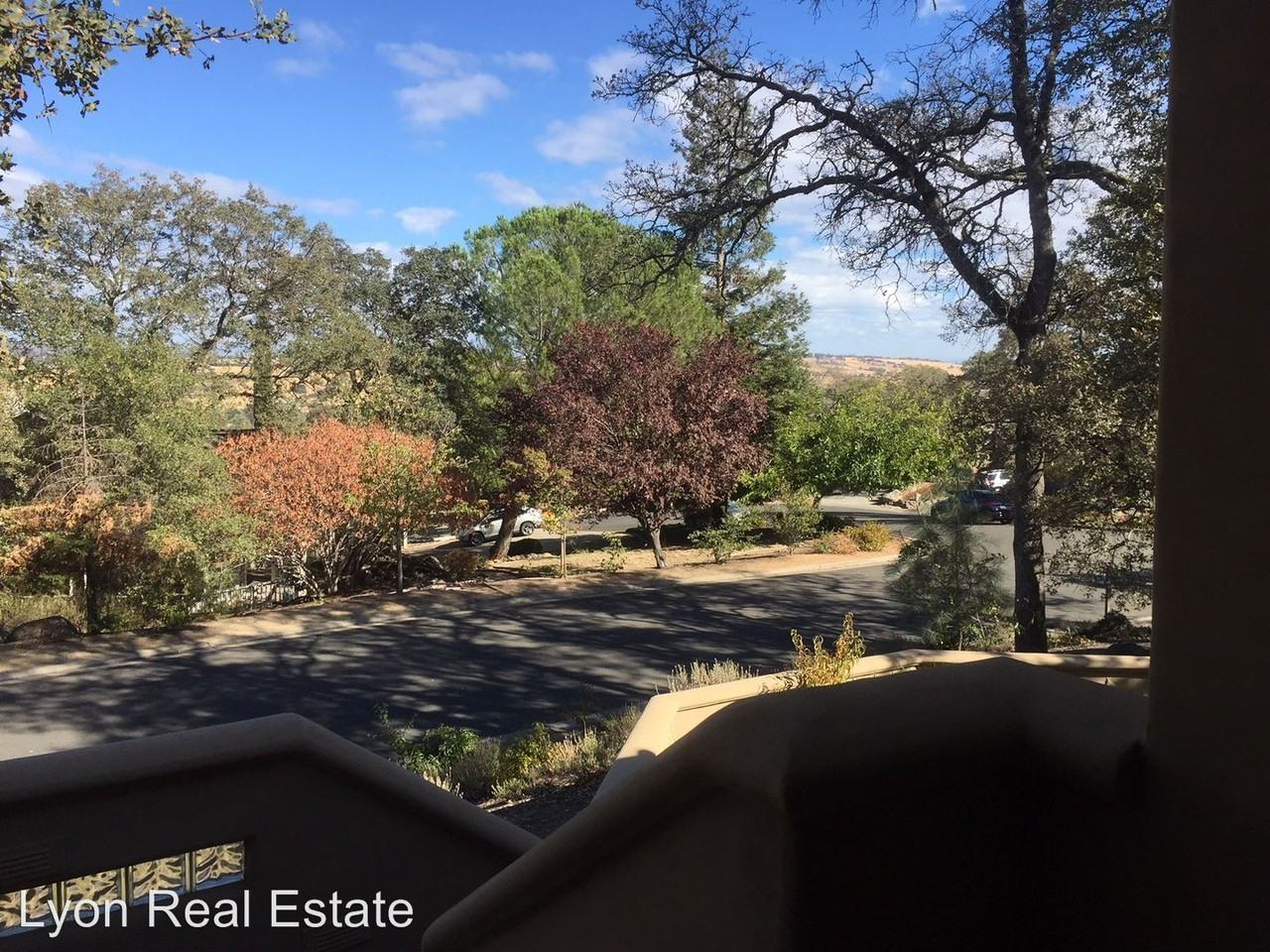 681 Knight Ln - Photo 2 of 14