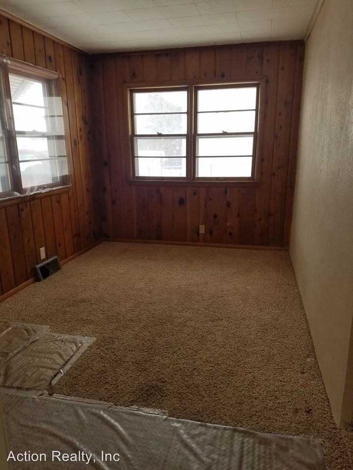 1424 S 25th St - Photo 2 of 13