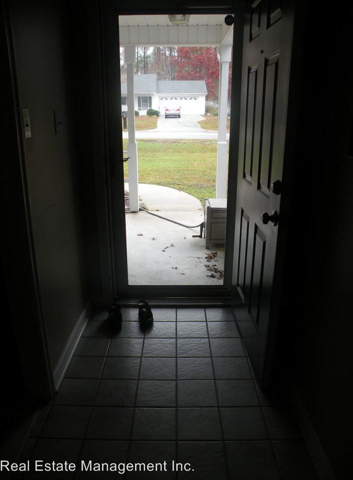 101 Jacqueline Dr - Photo 2 of 16