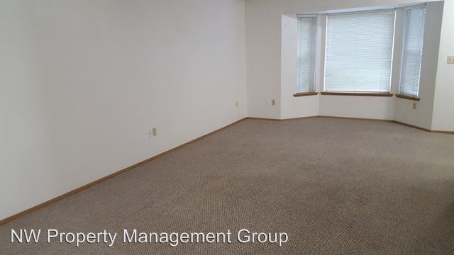 8609 36th Ave NE #A - Photo 3 of 8