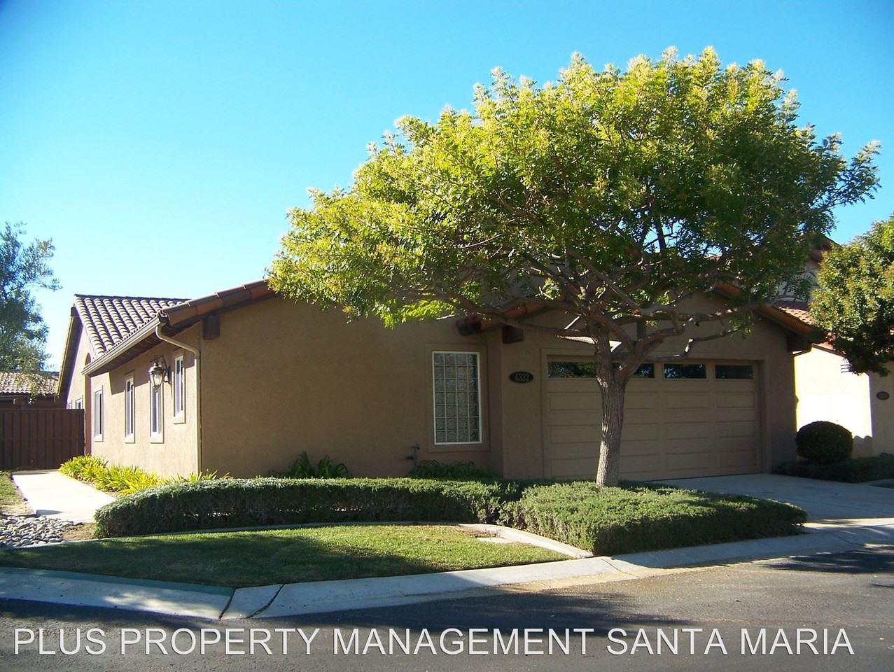 4332 Foxenwood Cir - Photo 2 of 50