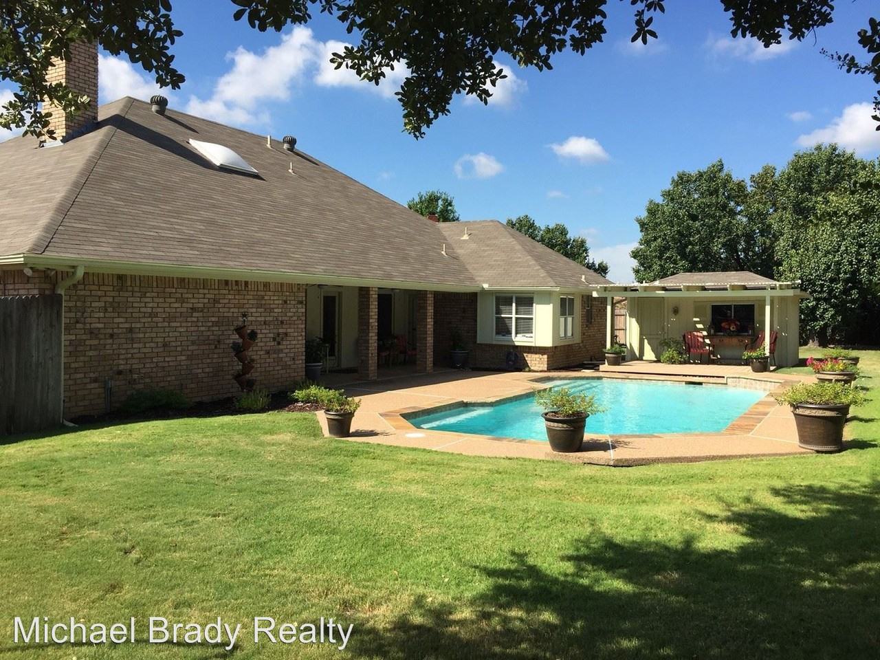 5305 Huntington Ct - Photo 2 of 27