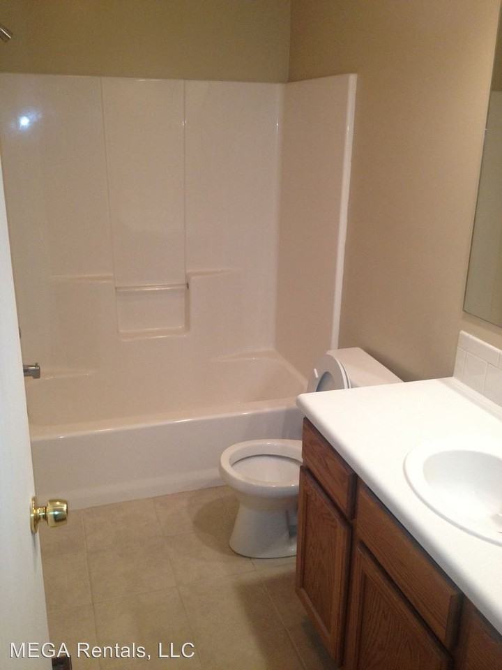 2701 S Phillips Ave - Photo 2 of 4