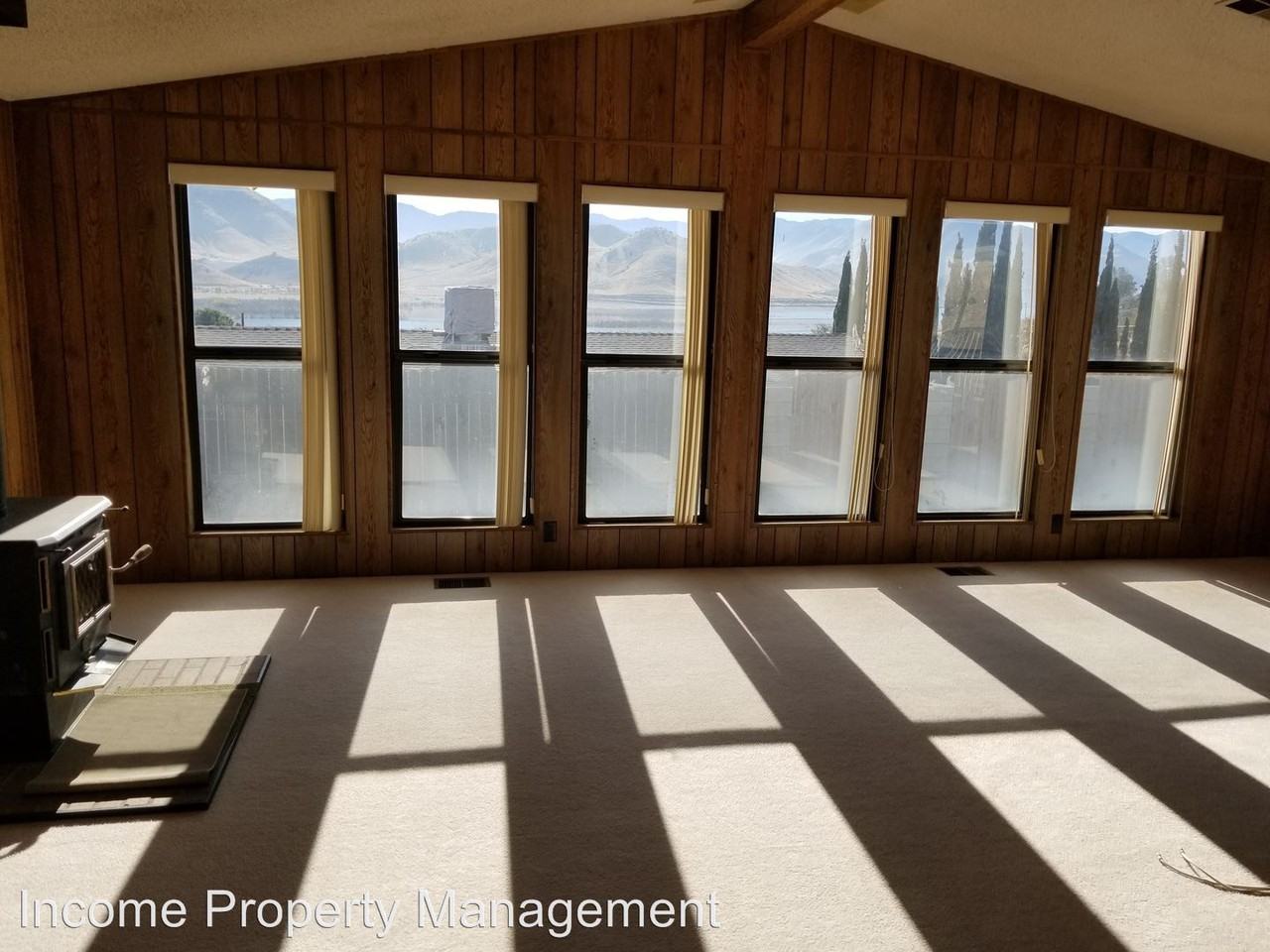 55 Hawes Ct - Photo 3 of 9