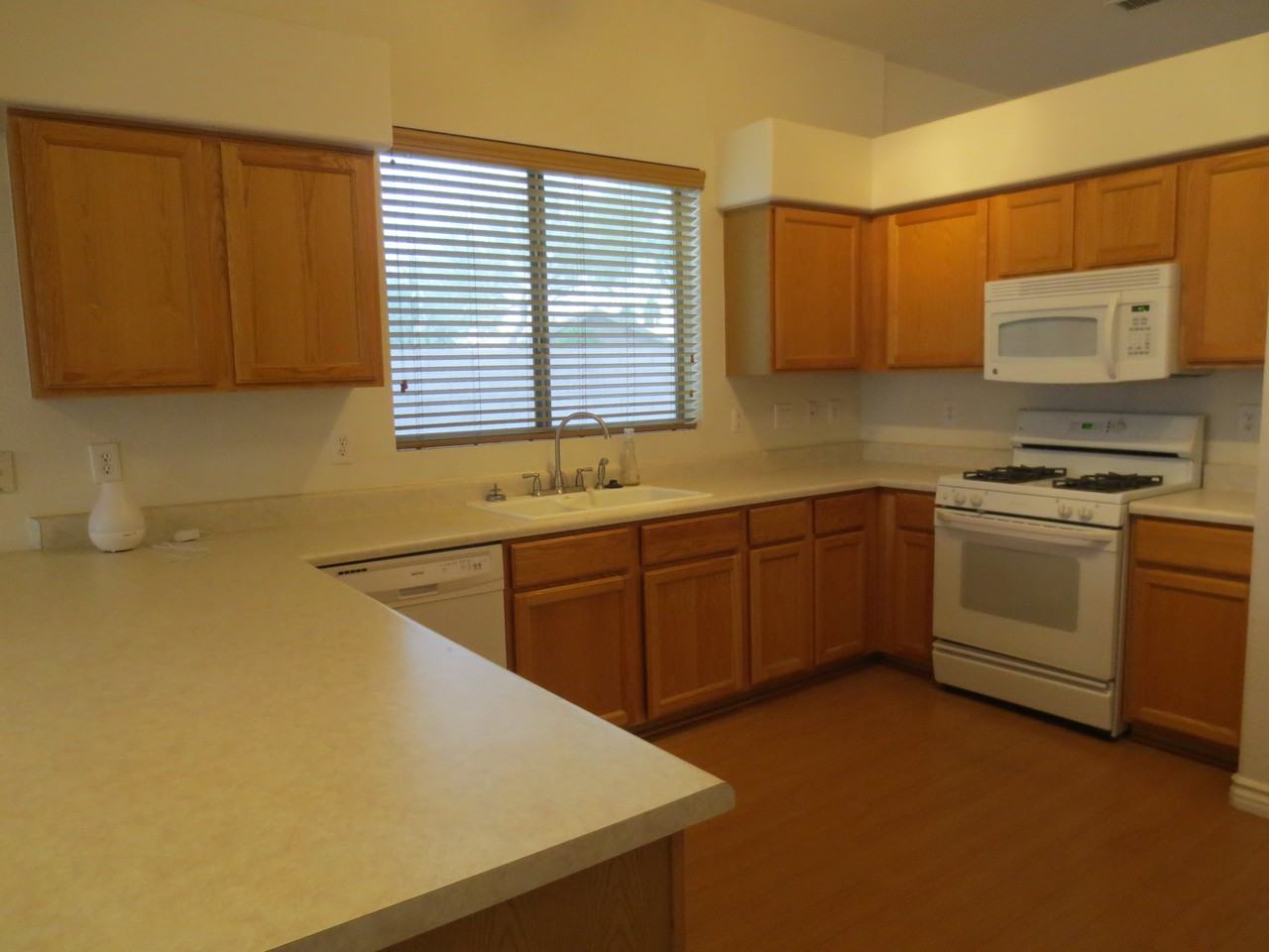 26201 N 47th Pl - Photo 2 of 7