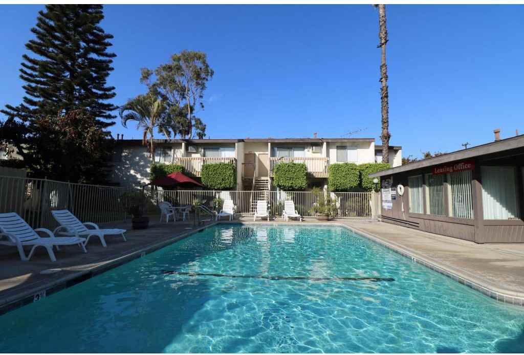 Roberta Apartments - Photo 3 of 20