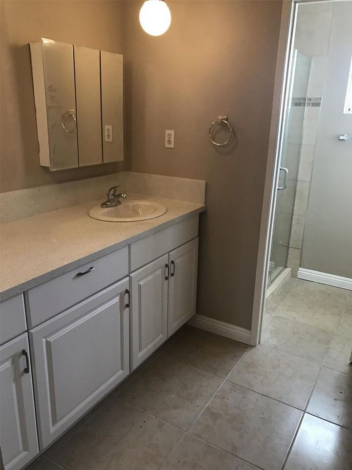 325 Revere Dr - Photo 3 of 4