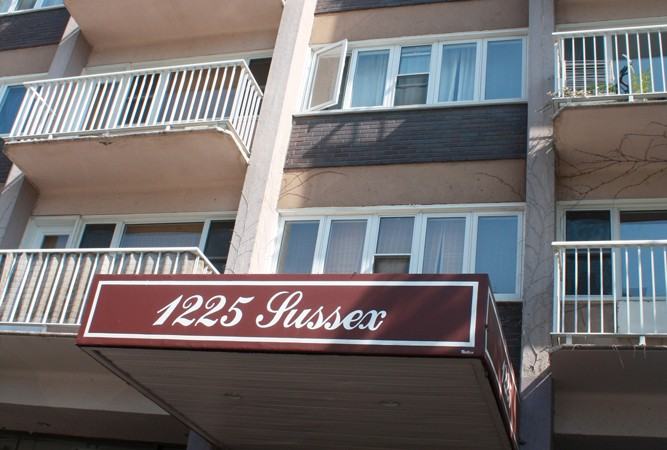 1225 Rue du Sussex - Photo 2 of 8