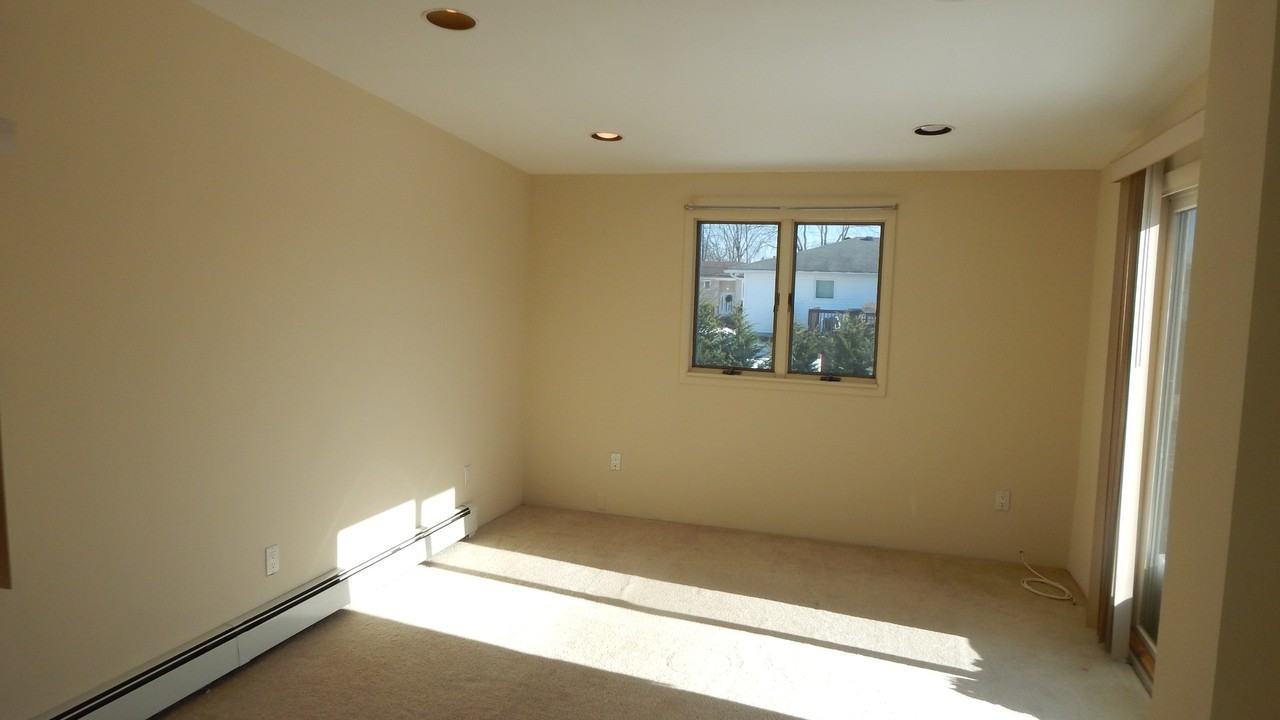 310 Harrison Ave - Photo 3 of 9